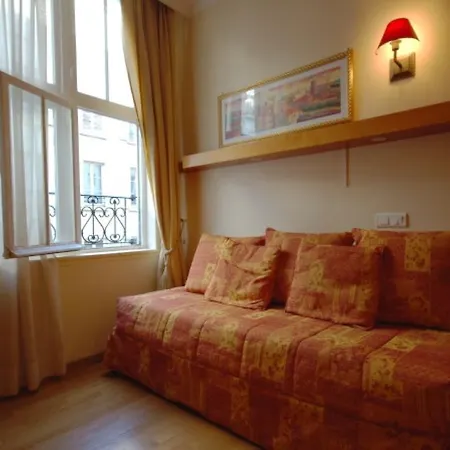 Apartment Rue Brey - 4 Persons Paris