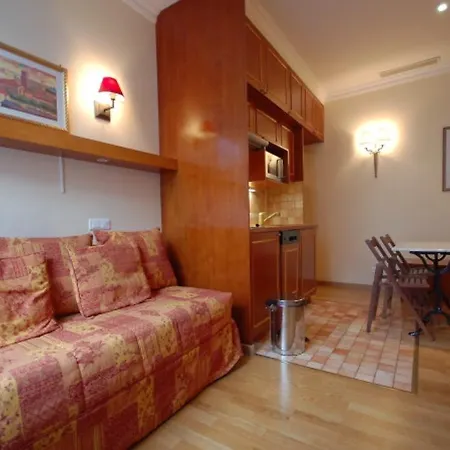Rue Brey - 4 Persons Париж
