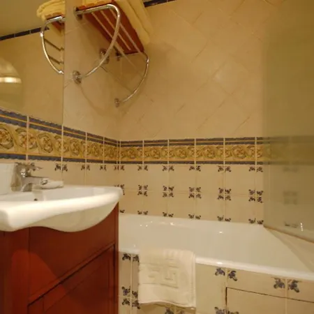 Apartment Rue Brey - 4 Persons *